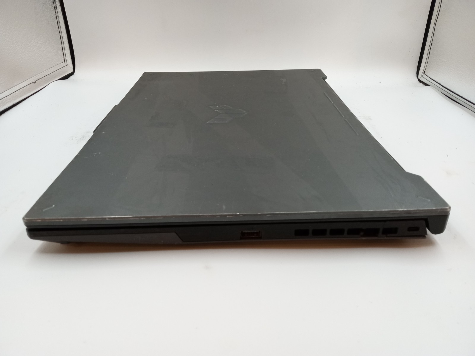 Asus TUF Gaming A17 FA707XU 17.3″ AMD Ryzen 9 7940HS Radeon 780M -BOOTS -READ!!
