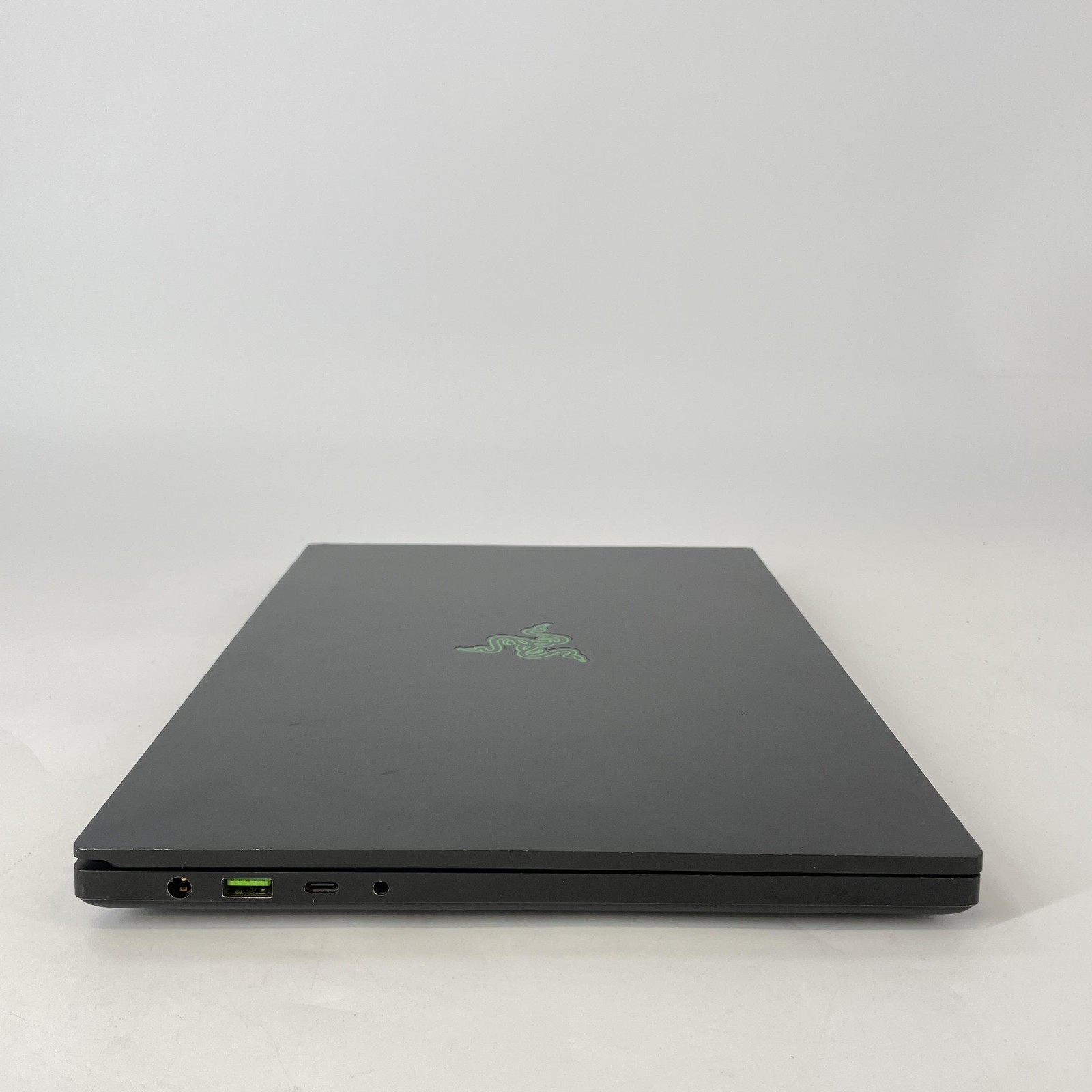 Razer Blade 15 Base 120Hz FHD i7-10750H 2.60GHz 16GB 256GB SSD GTX 1660 Ti Good
