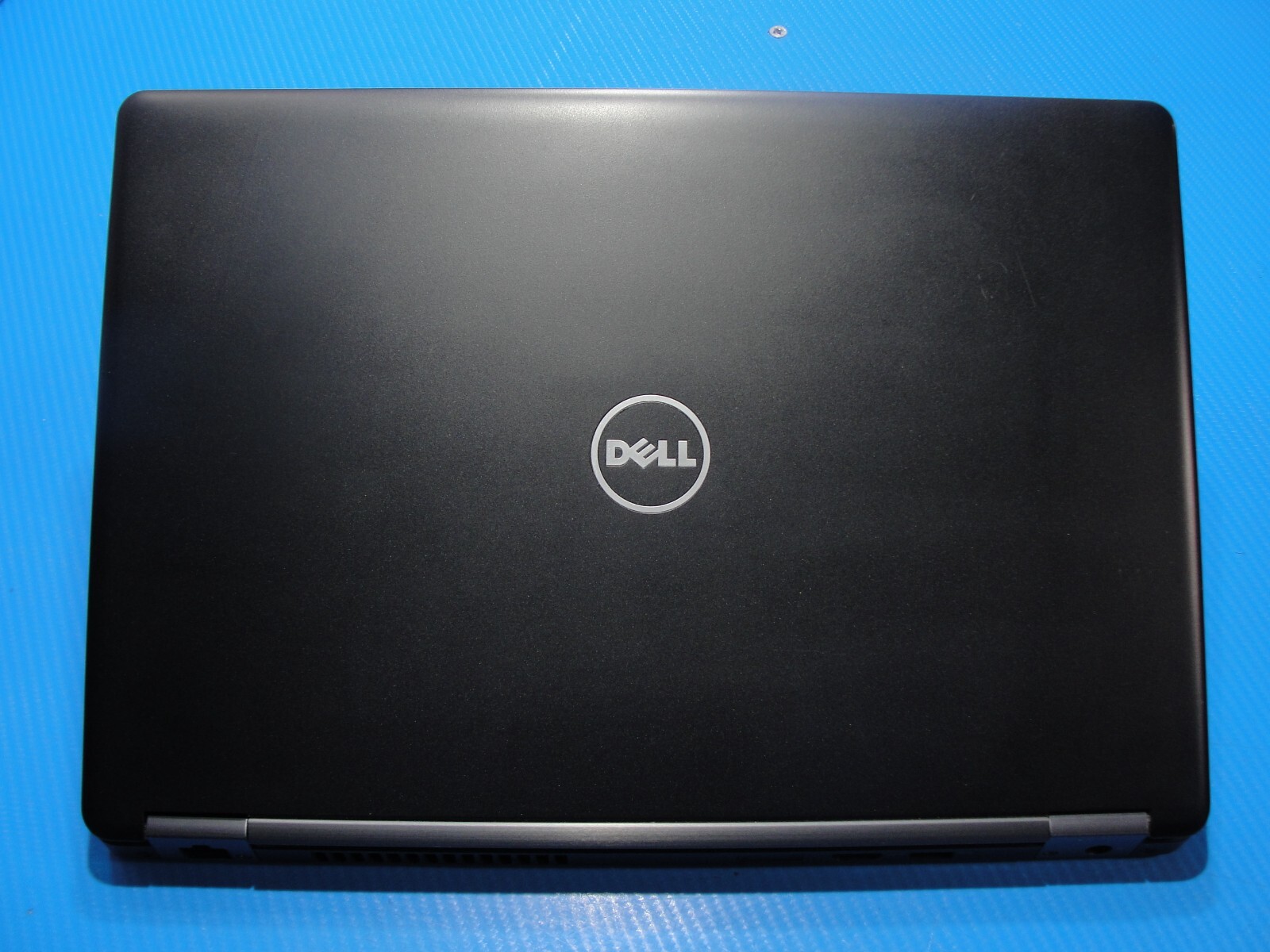 Dell Latitude 5480 14”HD+ Intel Core i7-7820HQ 2.9GHz 16GB 256GB SSD + Charger