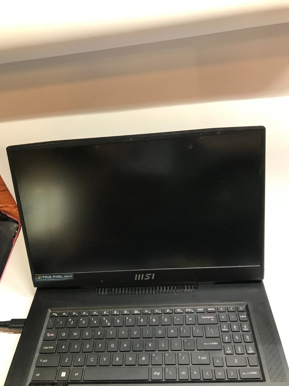MSI CreatorPro X17 A12UKS-059US 17″ Intel i9-12900HX NO RAM RTX A3000 For Parts