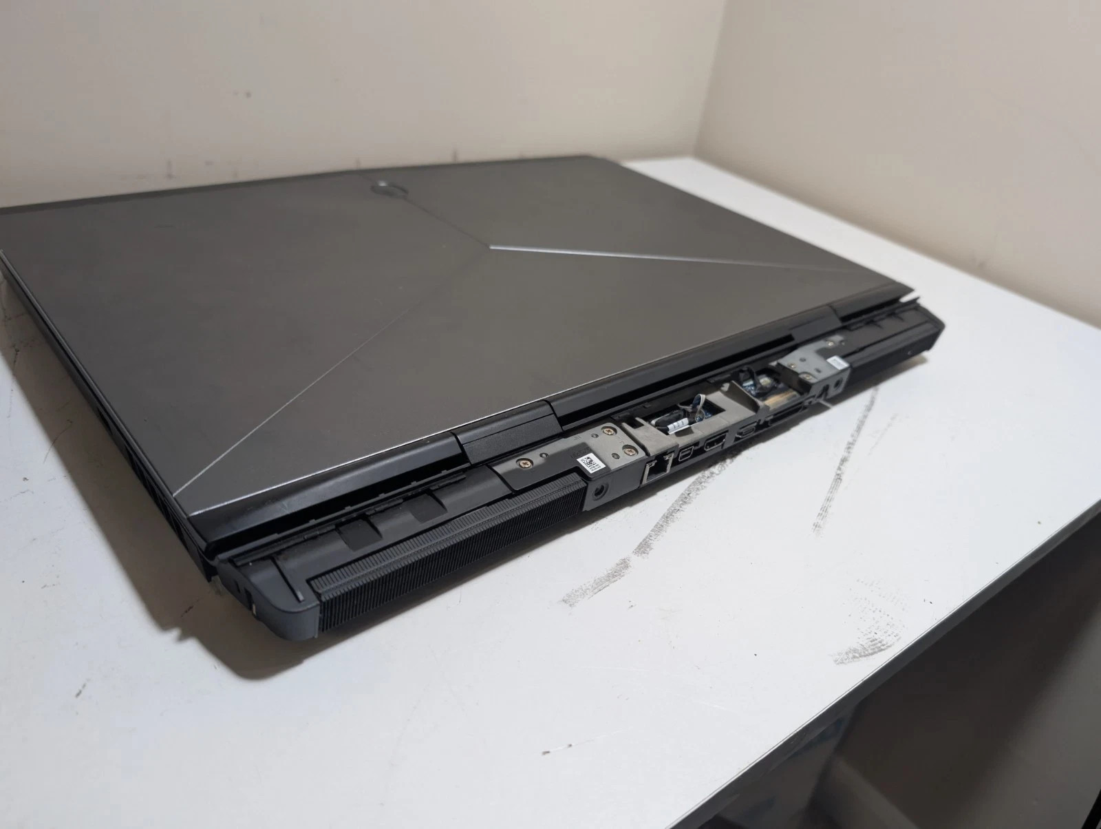 Alienware 17 R4 i7-6700HQ 2.6GHz 8GB RAM 128GB SSD Nvidia GeForce GTX 1070