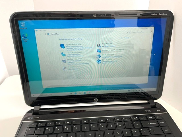 HP Pavilion Touchsmart 14 Sleekbook: 750 GB Harddrive: 8 GB Ram: Model 14-b173cl