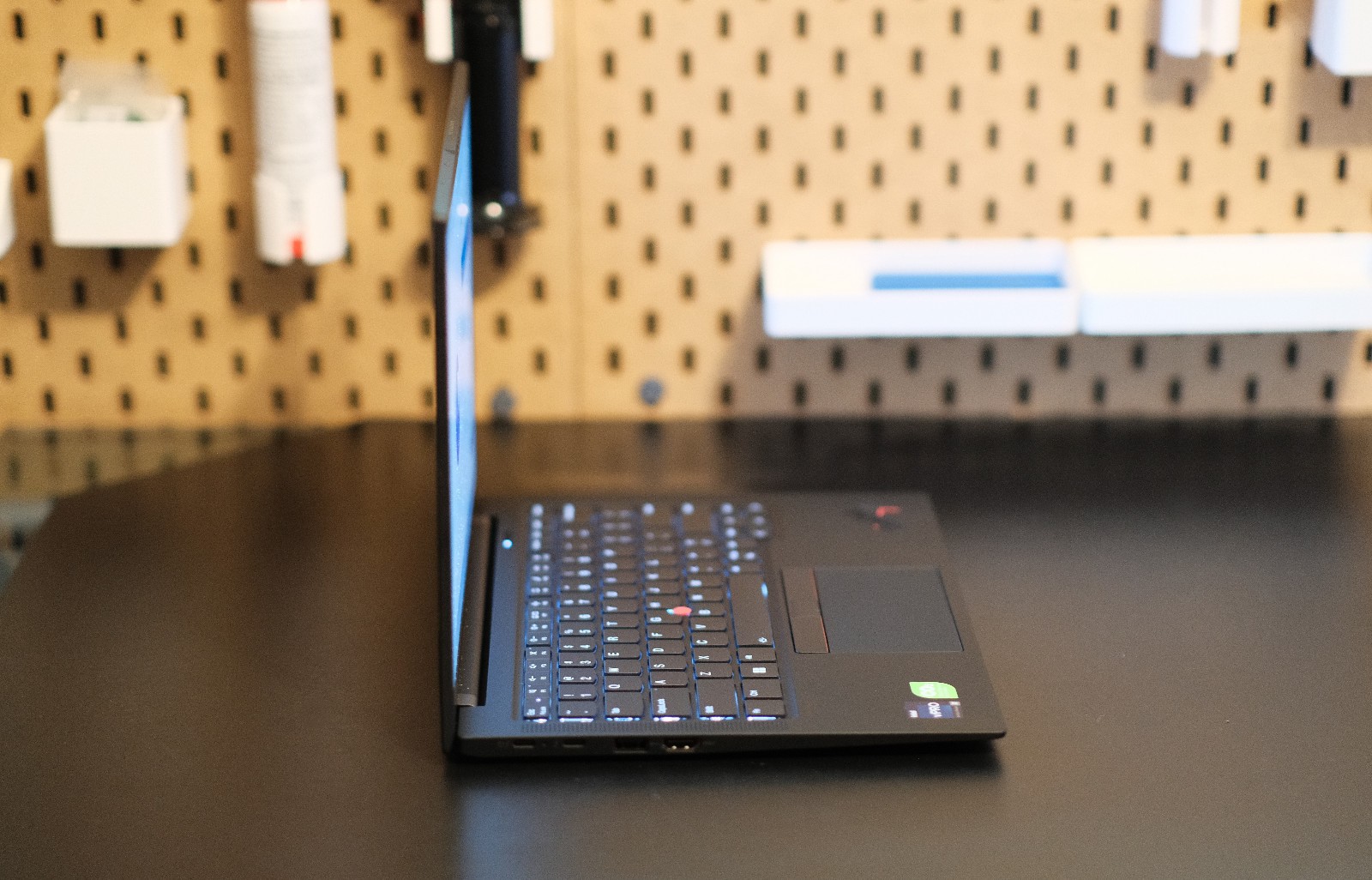 ThinkPad X1 Carbon 10th Gen, Core i7-1270P (12 cores), 32GB DDR5, 512GB NVME SSD