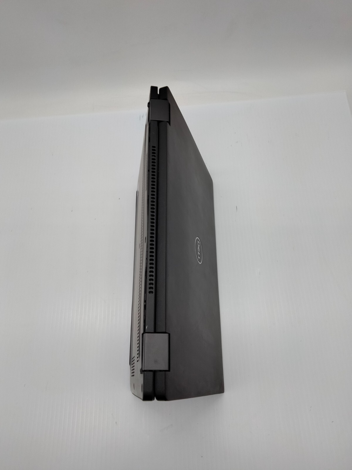 Dell Latitude 7390 2 in 1 i5-8350u 8gb Ram Boots to biosNO HDD laptop no battery