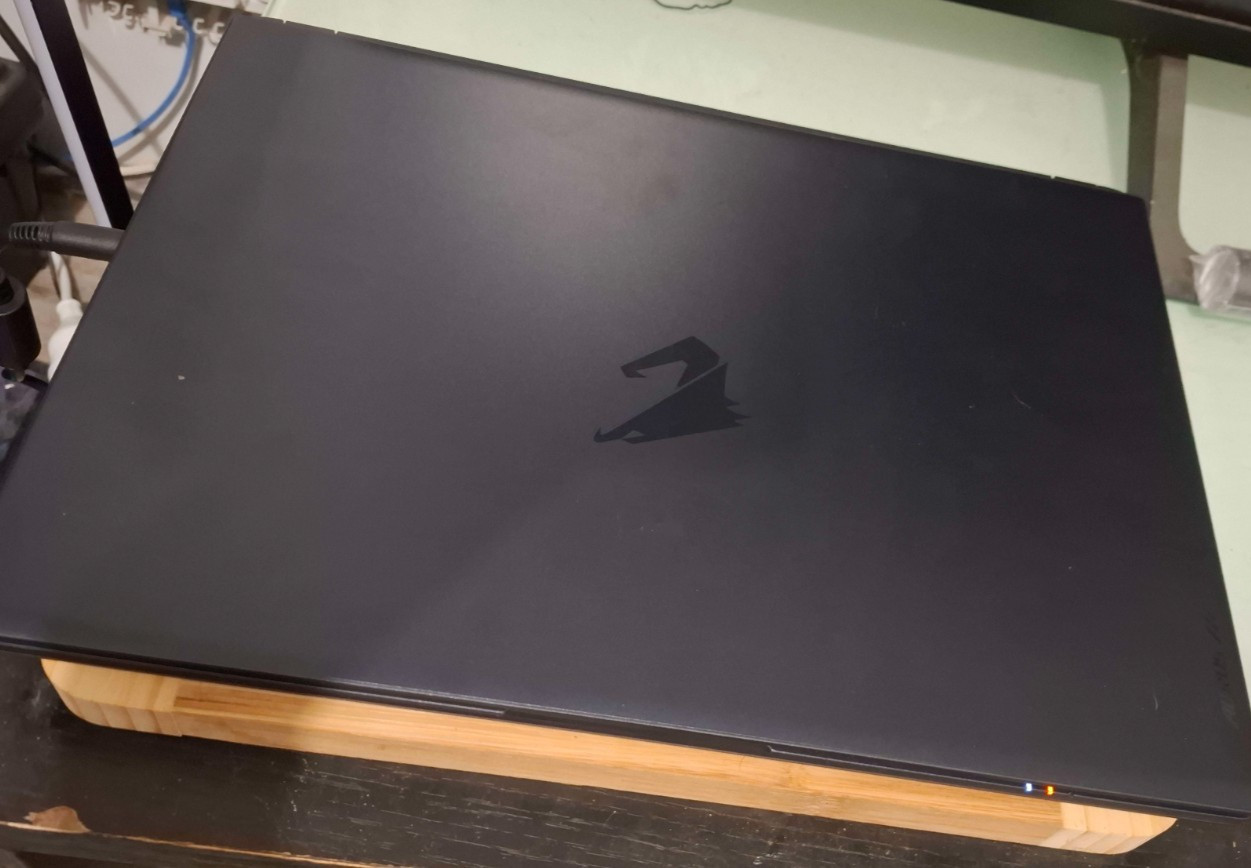AORUS 16X (2024) 9SG- INCLUDES CHARGER & ORIGINAL BOX, LIKE NEW- GREAT CONDITION