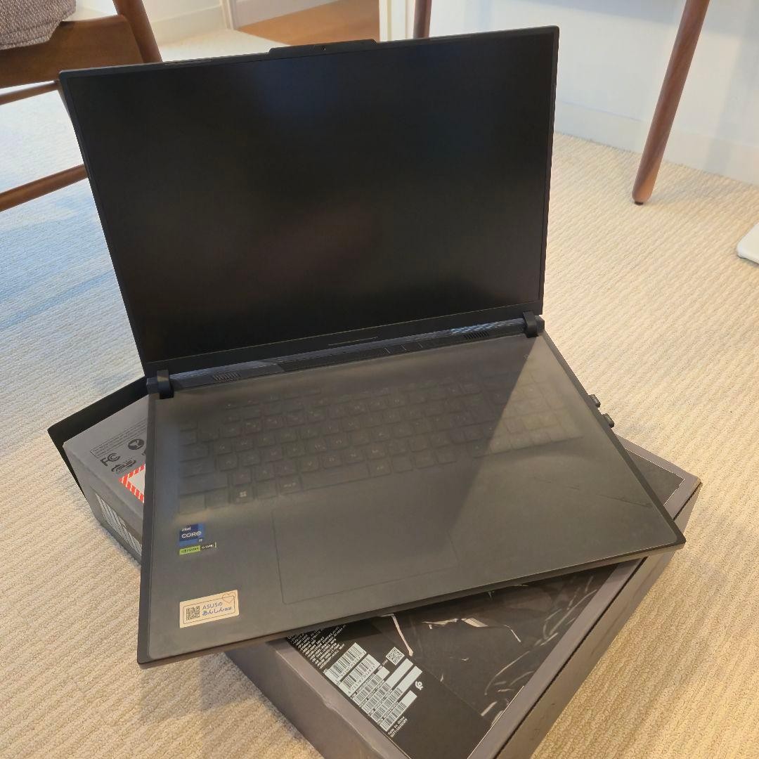 ASUS ROG Strix SCAR 18 Core i9 RTX 4090 32GB 2TB SSD 18 Inch Gaming Laptop