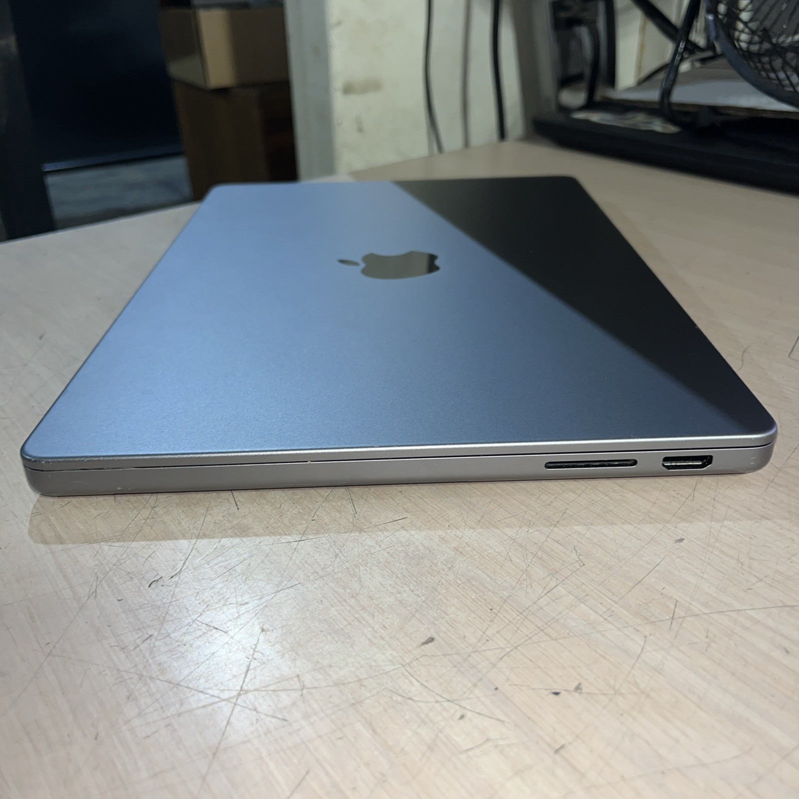 APPLE MACBOOK PRO A2918 M3 8GB RAM 512SSD