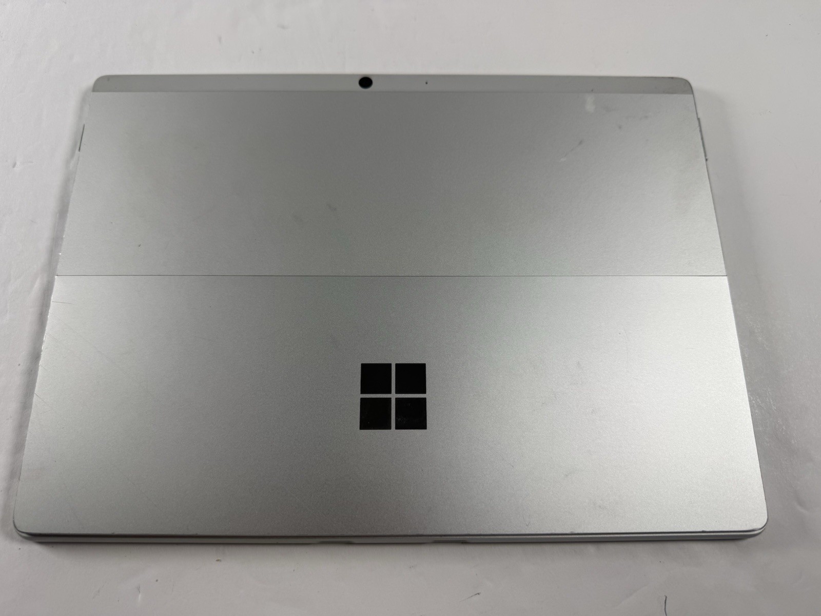 Microsoft Surface Pro 8 (1982) i5-1145G7 – 16GB RAM – 256GB 120Hz – Win 11 Pro