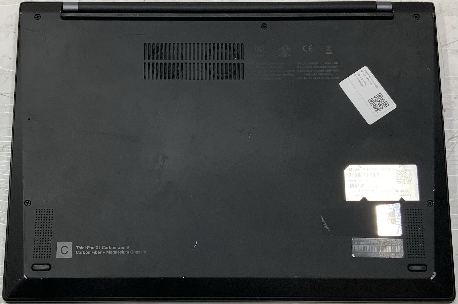 Lenovo ThinkPad X1 Carbon Gen 9 – Intel i5-1135G7, 16GB Ram, 512GB SSD, W10P