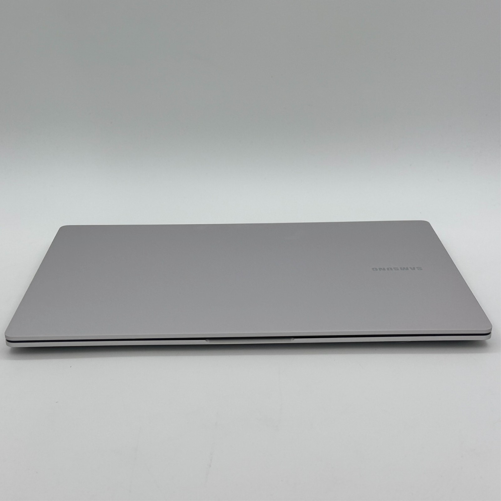 Samsung Galaxy Book5 15.6″ FHD Intel Core Ultra 7 255U 16GB 512GB SSD Laptop