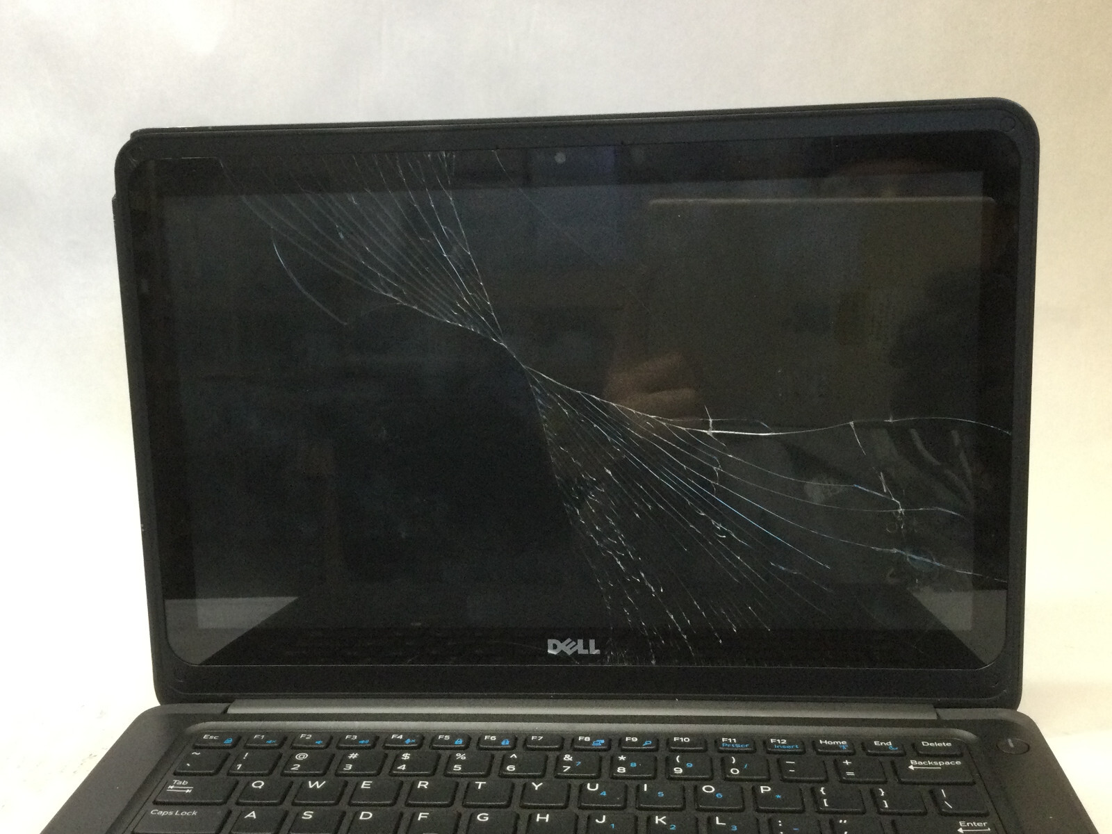 DELL LATITUDE 3380 – FOR PARTS – INTEL I5 7TH GEN – 8GB RAM -READ DESCRIP – BB