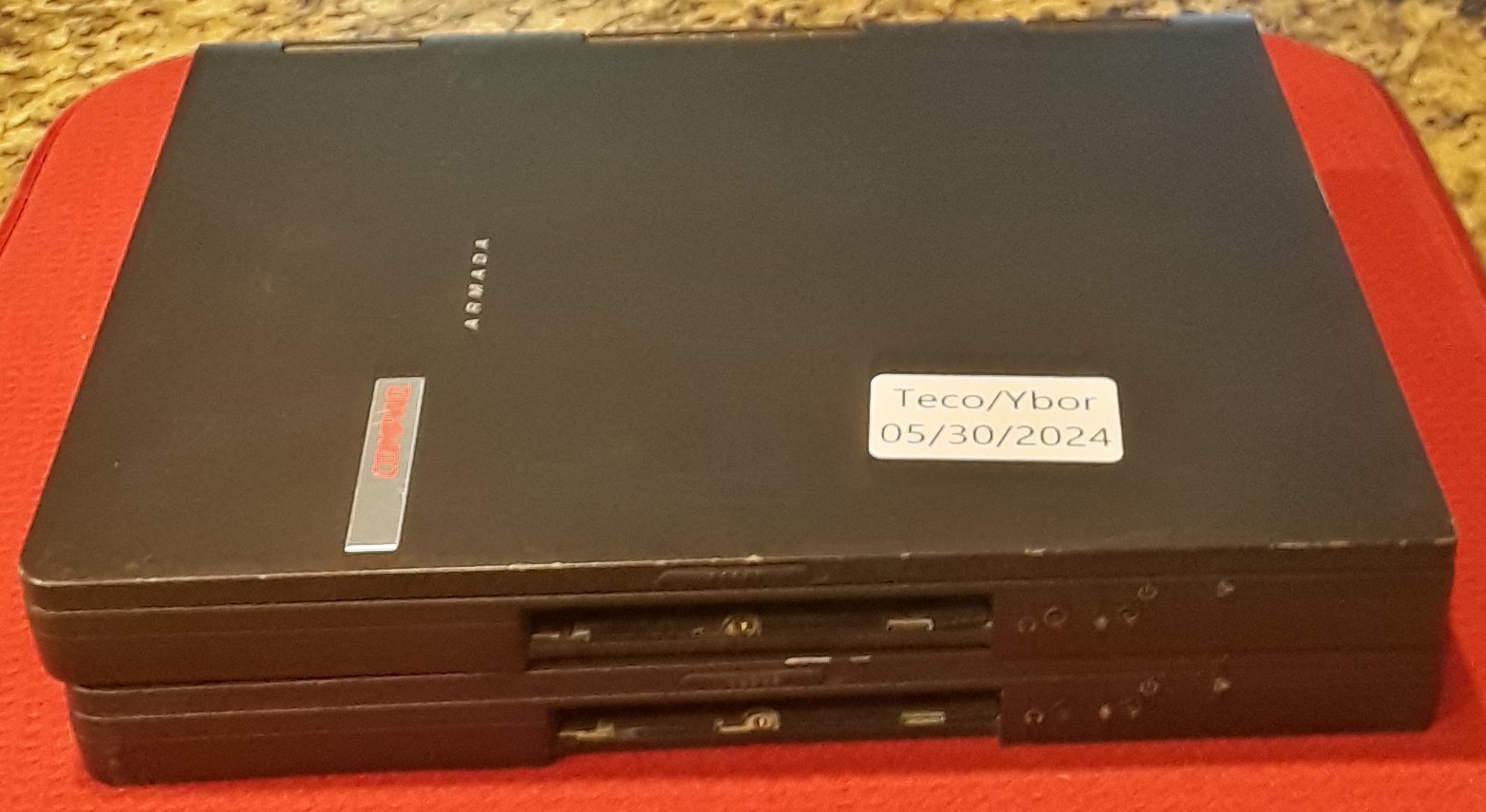 2 Vintage Compaq Armadas M700 Pentium III, 14.1″ screen No HDD/OS/Charger