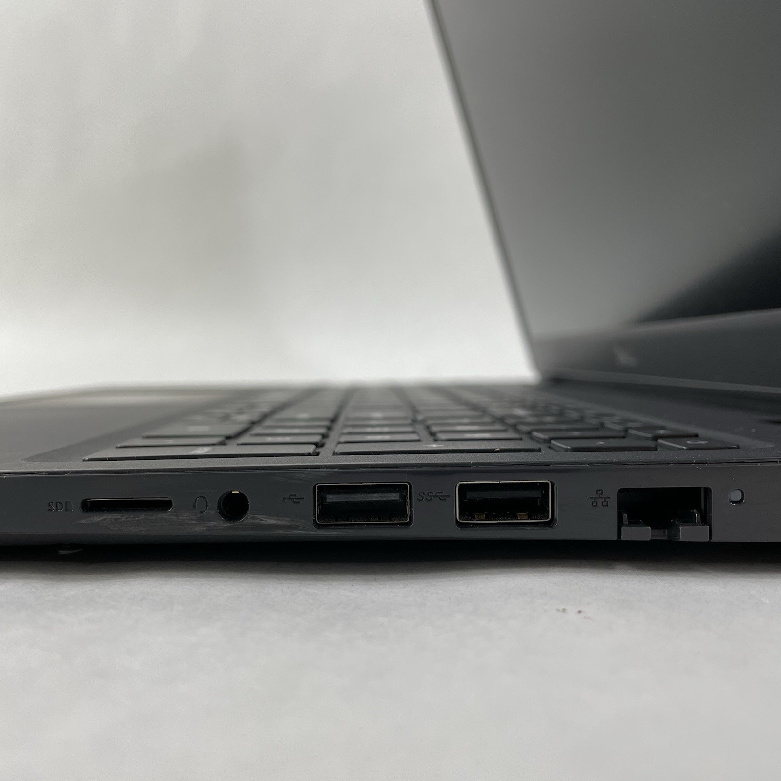 Dell Latitude 3510 15.6″ i7-10210U 1.60 GHz 8 GB RAM No SSD/OS/AC/Battery