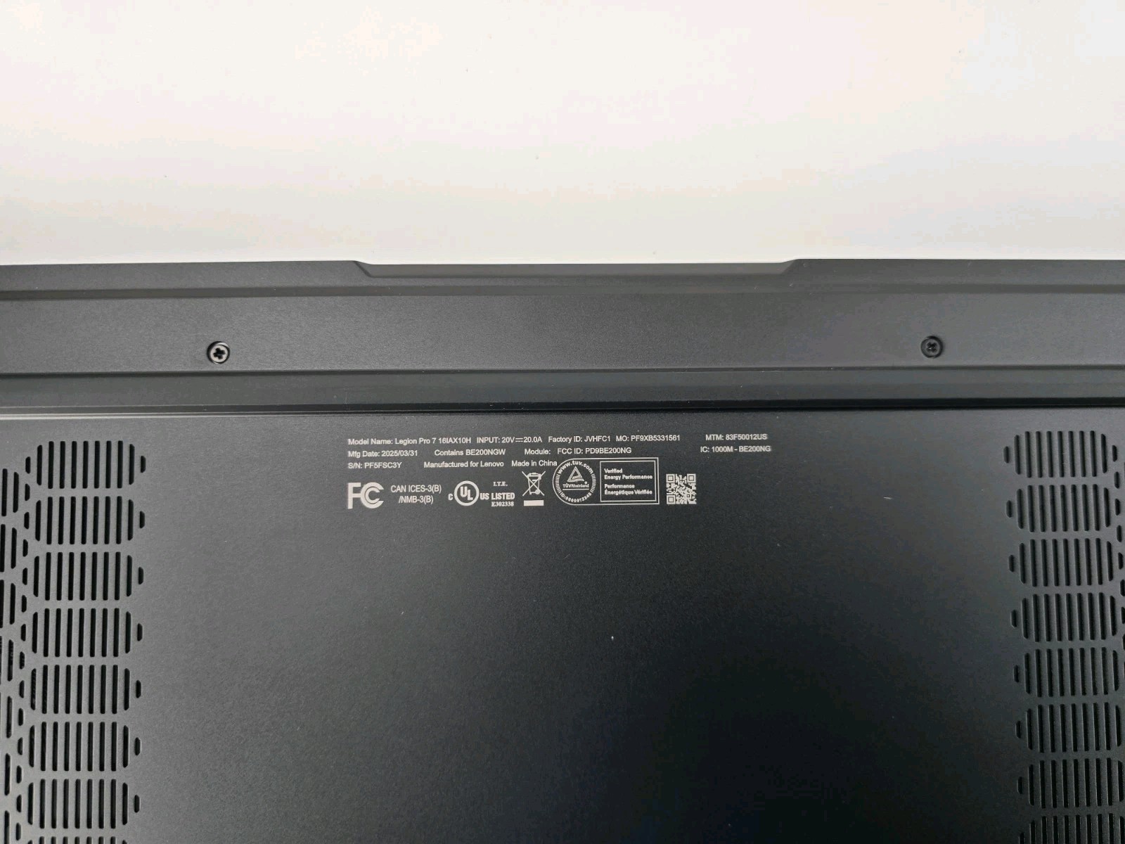Lenovo Legion Pro 7i 16IAX10H 16″ 2.5K OLED Ultra 9 275HX 32GB 1TB RTX 5080 Good