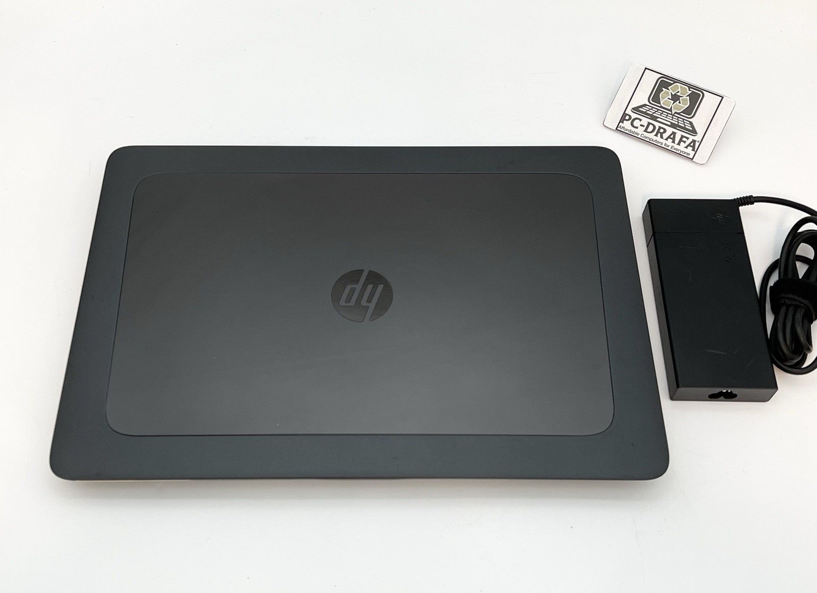 HP zBook 15 G4 i7-7820HQ 2.90GHz 32GB RAM 1tb Nvme SSD Win 11 Pro NVIDIA M2200