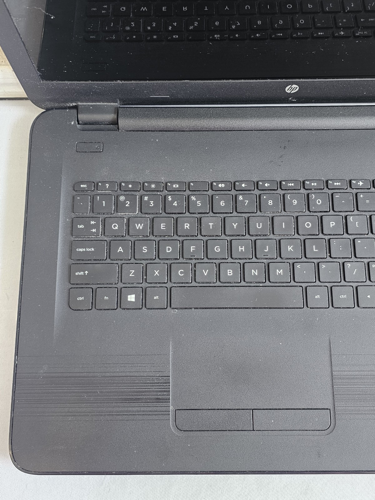 HP Notebook 17-x173dx Laptop – Intel i7 Gen 7 – 8GB RAM – 500GB BAD BATT Win 10