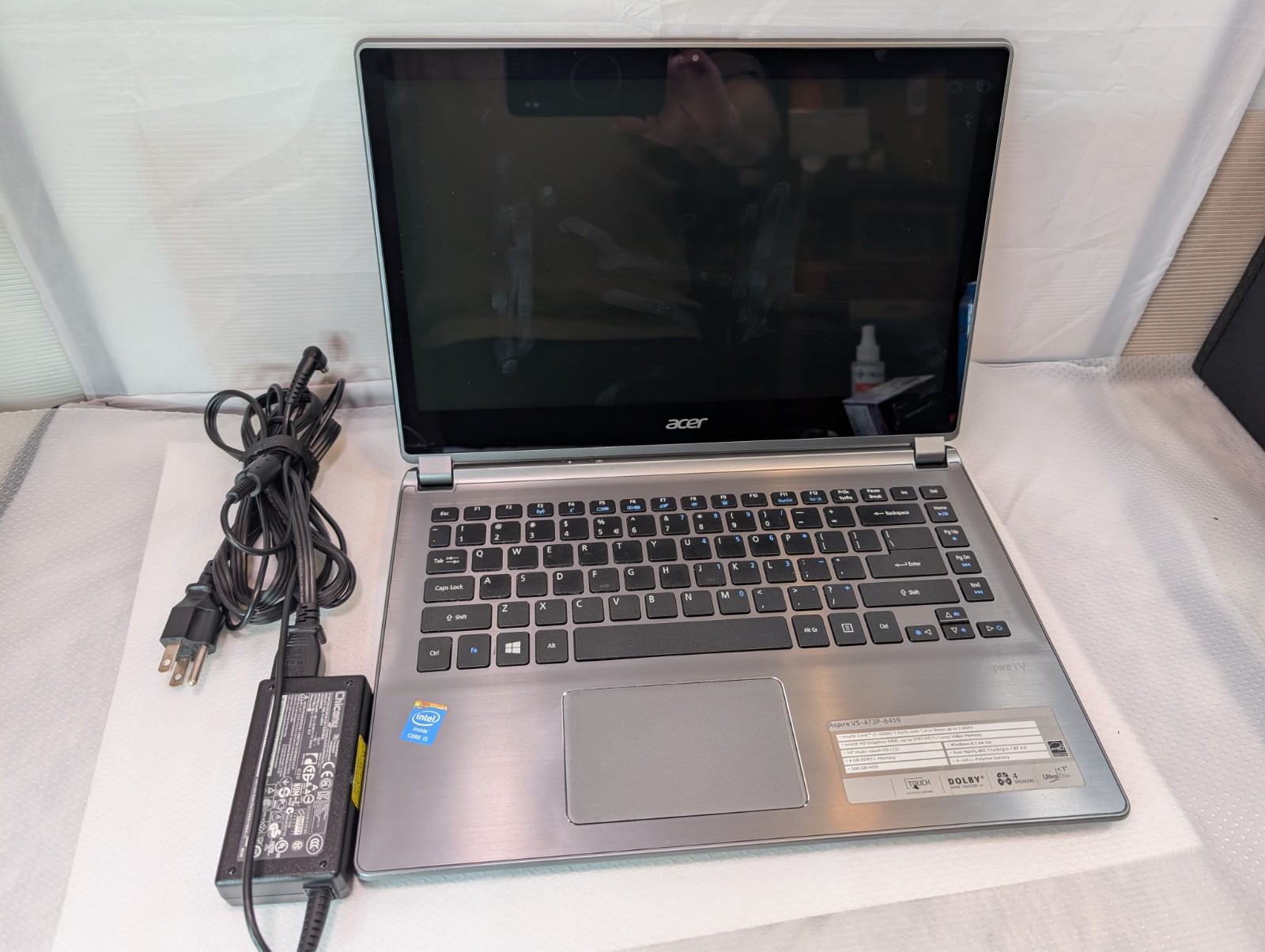 ACER Aspire v5 – 473P – 6459 laptop Windows 10 Home. See photo.