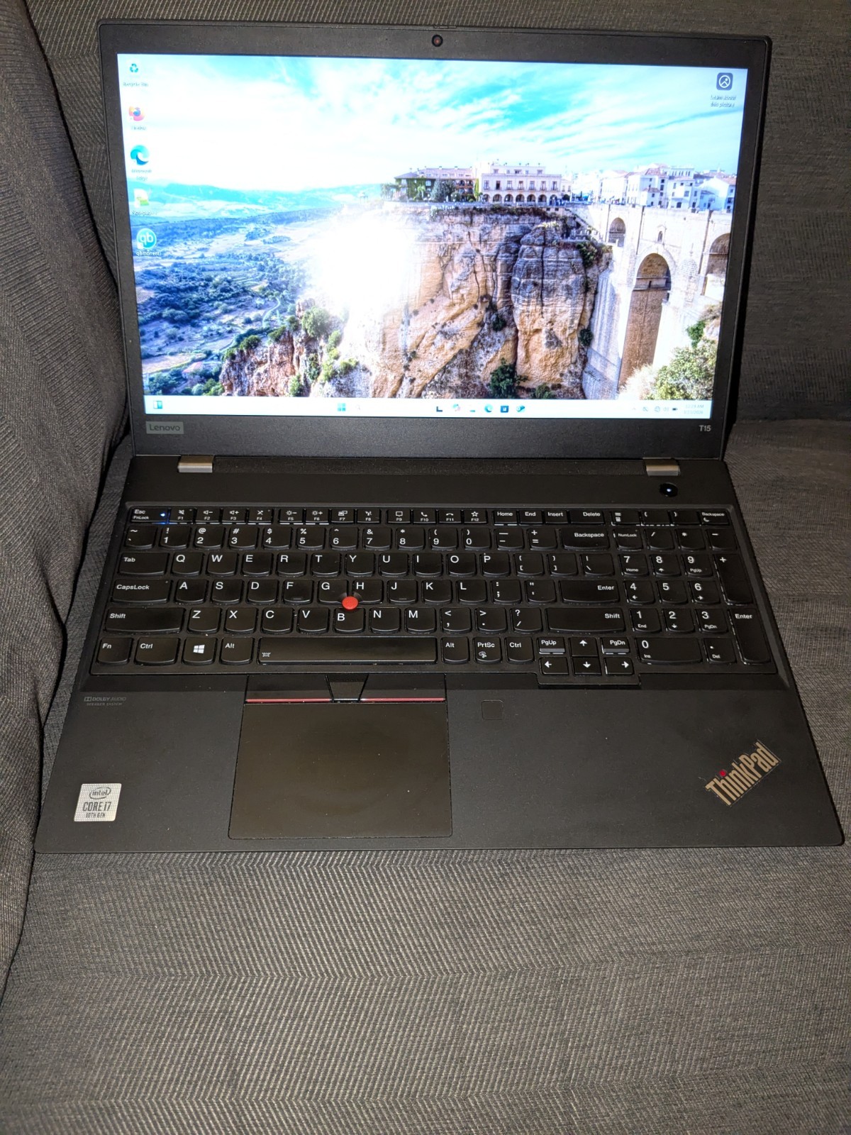 Lenovo ThinkPad T15 Gen 1 15.6″ I7-10510U 40GB & 256gb Nvme. Removable Ram. Win