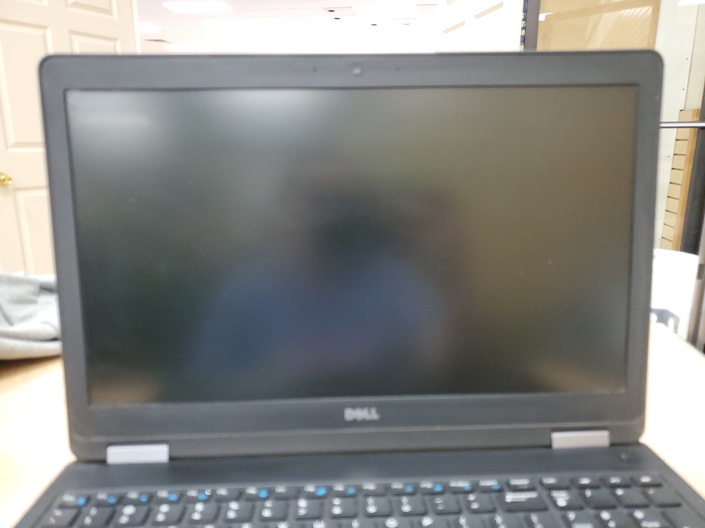 Dell Latitude E5570 15.6″ (256g SSD, Intel Core i5 6th Gen., 8GB) 041326-1