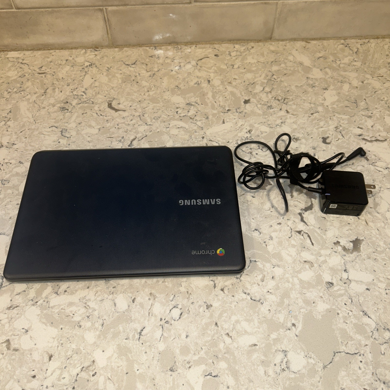 Samsung Chromebook 3 11.6″ Laptop Black XE500C13-S04US – Broken Screen Tested
