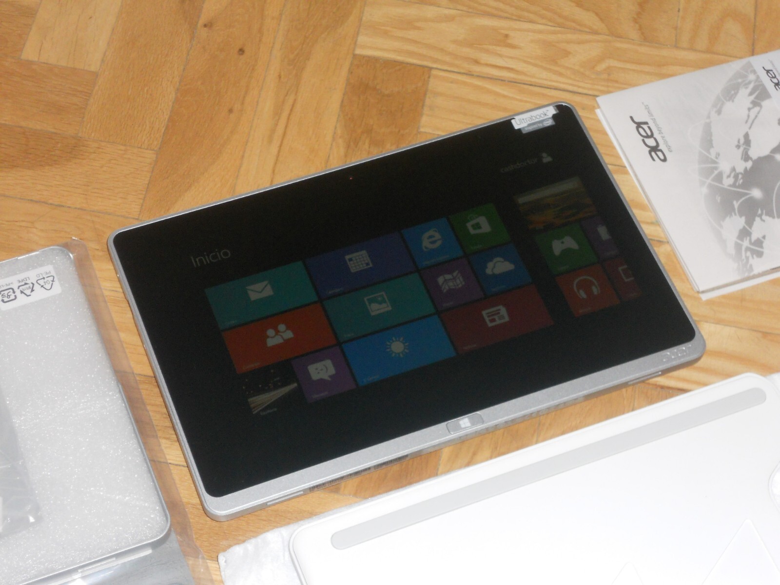 ULTRABOOK ACER TMX313-M-5333Y4G12AS TABLET PC CORE i5+ 4GB RAM+ 120GB. NEW.