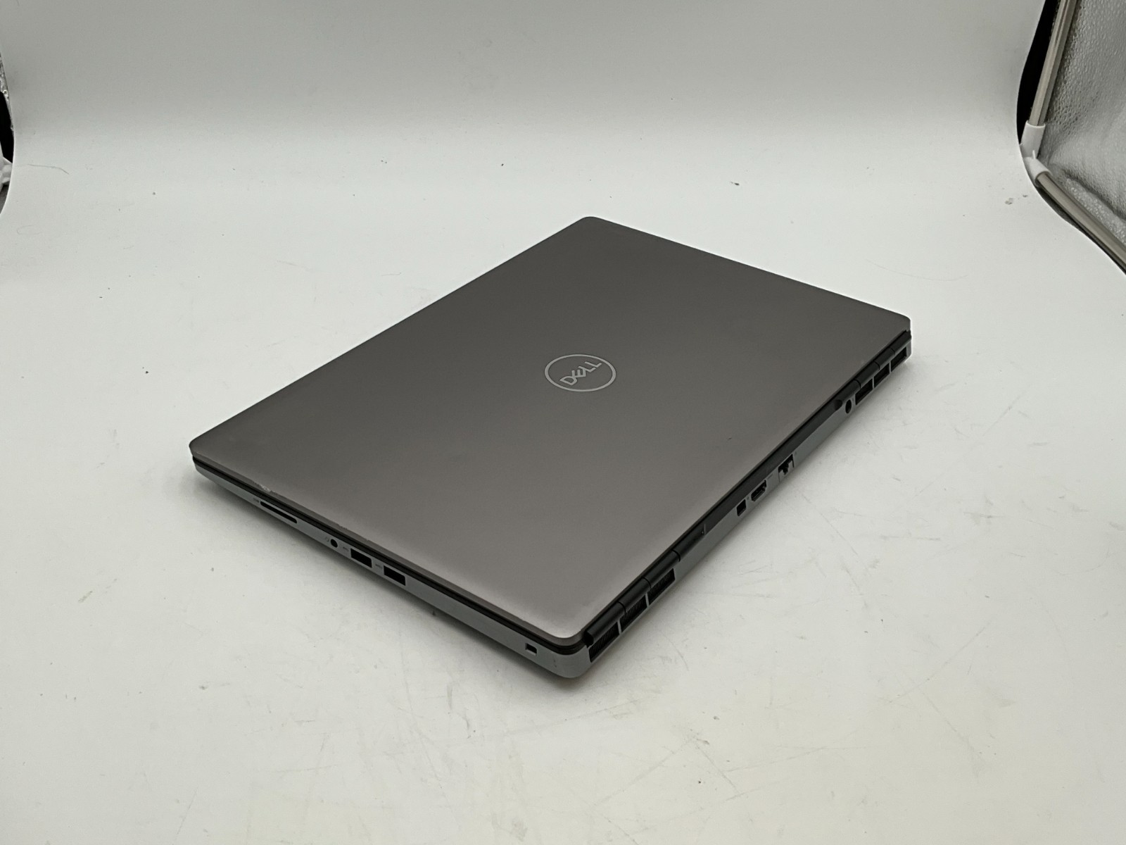 DELL Precision 7560 i7-11850H 2.50g 32GB 1TB T1200 15.6″ WIN11 Laptop 9L941J3