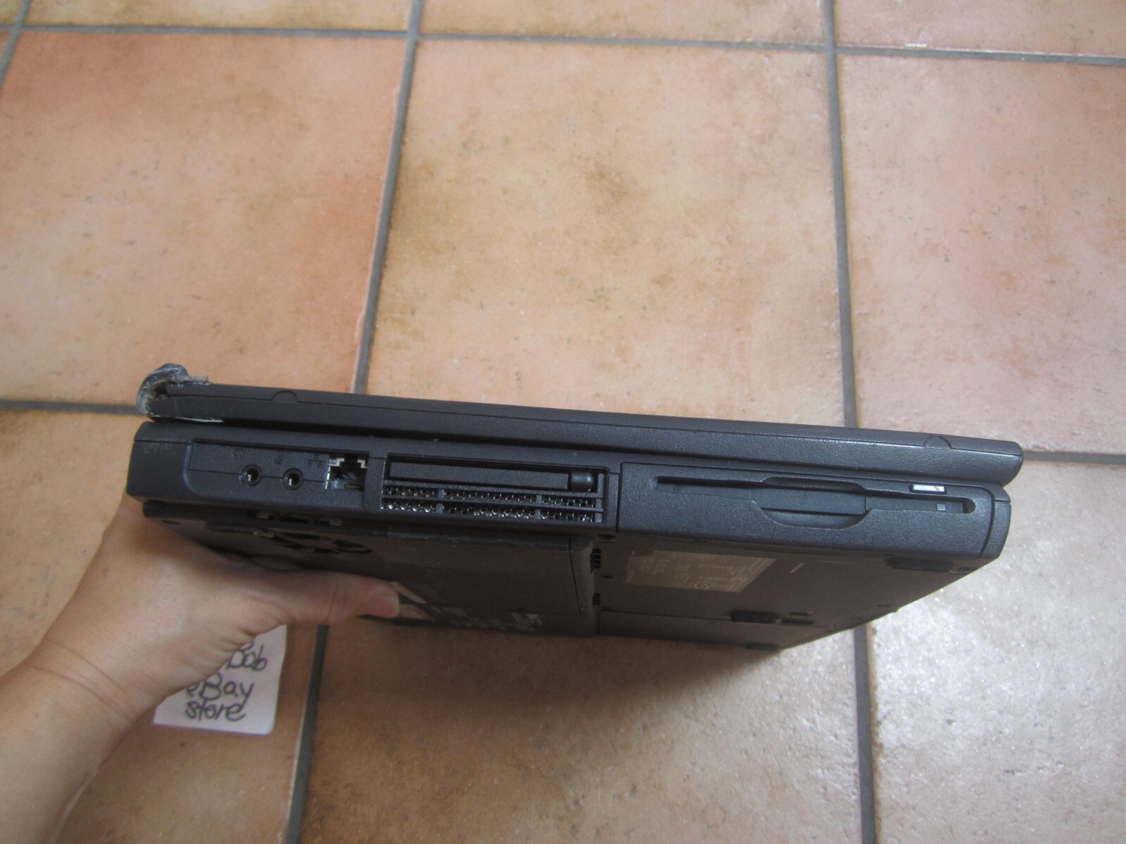 DELL INSPIRON 2650 LAPTOP 256MBRAM 30GBHD SCREEN INTACT BAD BATT NO CORD – PARTS