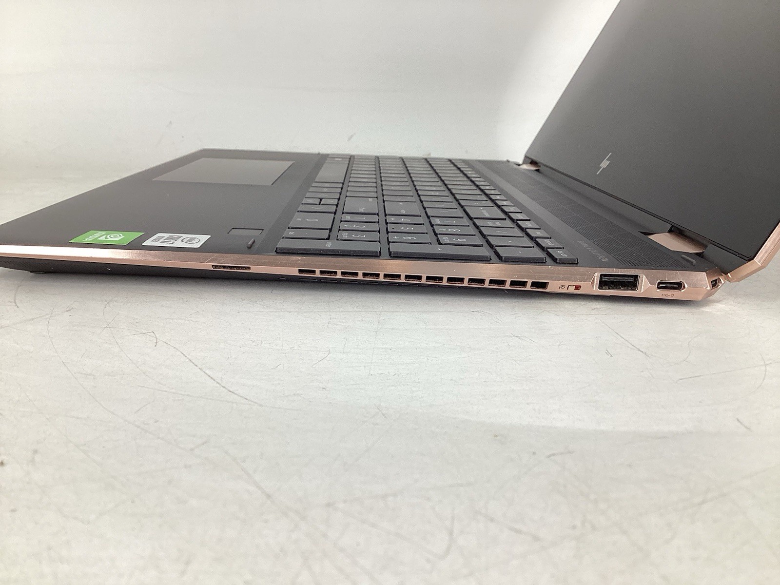 HP SPECTRE x360 2-in-1 15t-df1xxx 15.6″ (i7-10510U 16GB 512GB NVMe, No OS) *Read