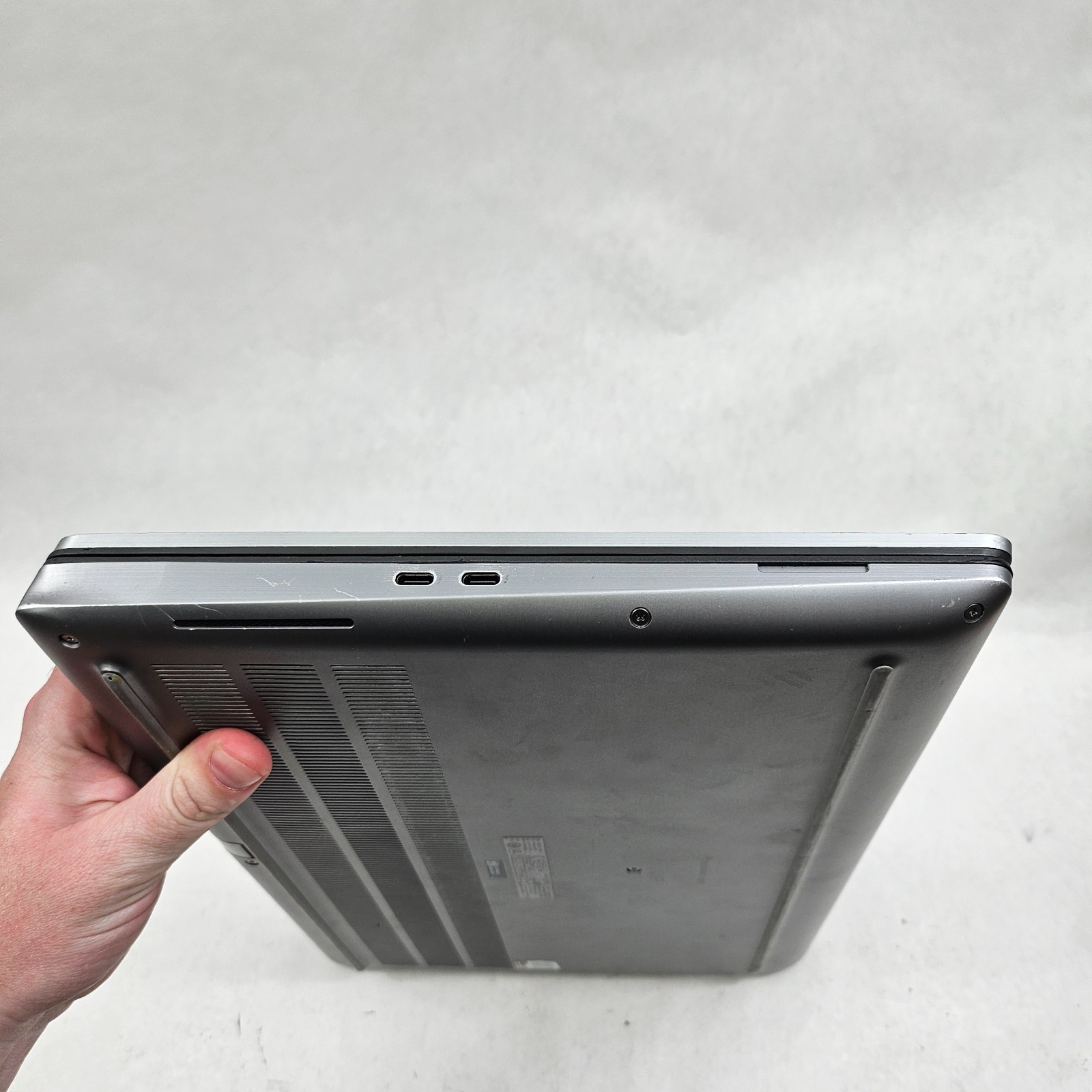 Dell Precision 7550 15.6″ FHD i7-10875H 32GB 512GB SSD NVIDIA RTX 3000 No OS