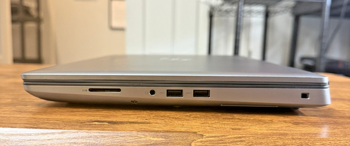 Dell Precision 7560 Intel(R) Core(TM) i9-11950H 32 GB RAM 1 TB SSD 15.6″