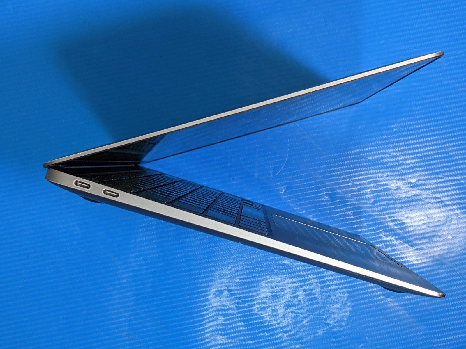 Apple MacBook Air A2337 (2020) 13″ M1 8CPU/8GPU 8GB 512GB Sonoma MGN73LL/A +PA