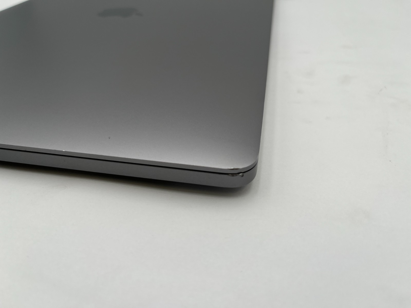 APPLE A2141 16″ MACBOOK PRO 2019 CORE i7-9750H@ 2.6 GHz 16GB DDR4 500 GB TAHOE