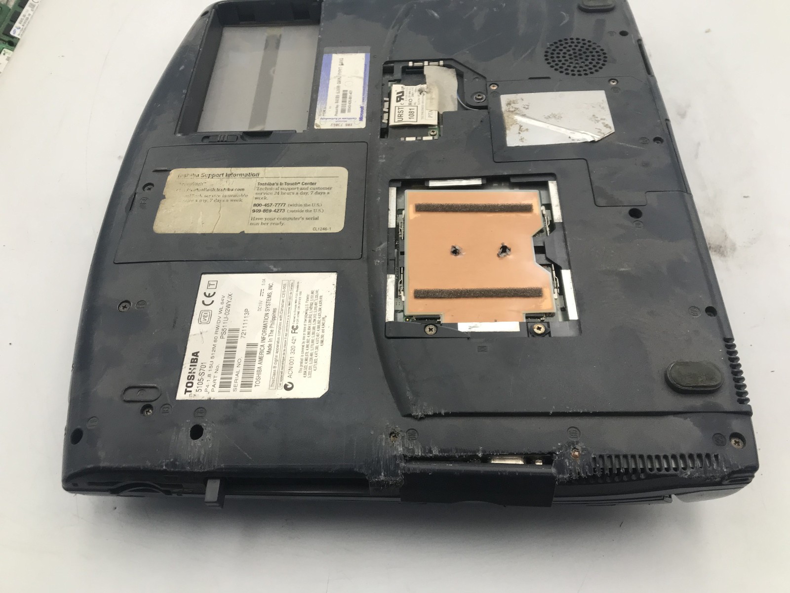 TOSHIBA 5105 S701 – FOR PARTS/DRILLED MOBO – INTEL PENTIUM 4 M – NO RAM -READ-BB