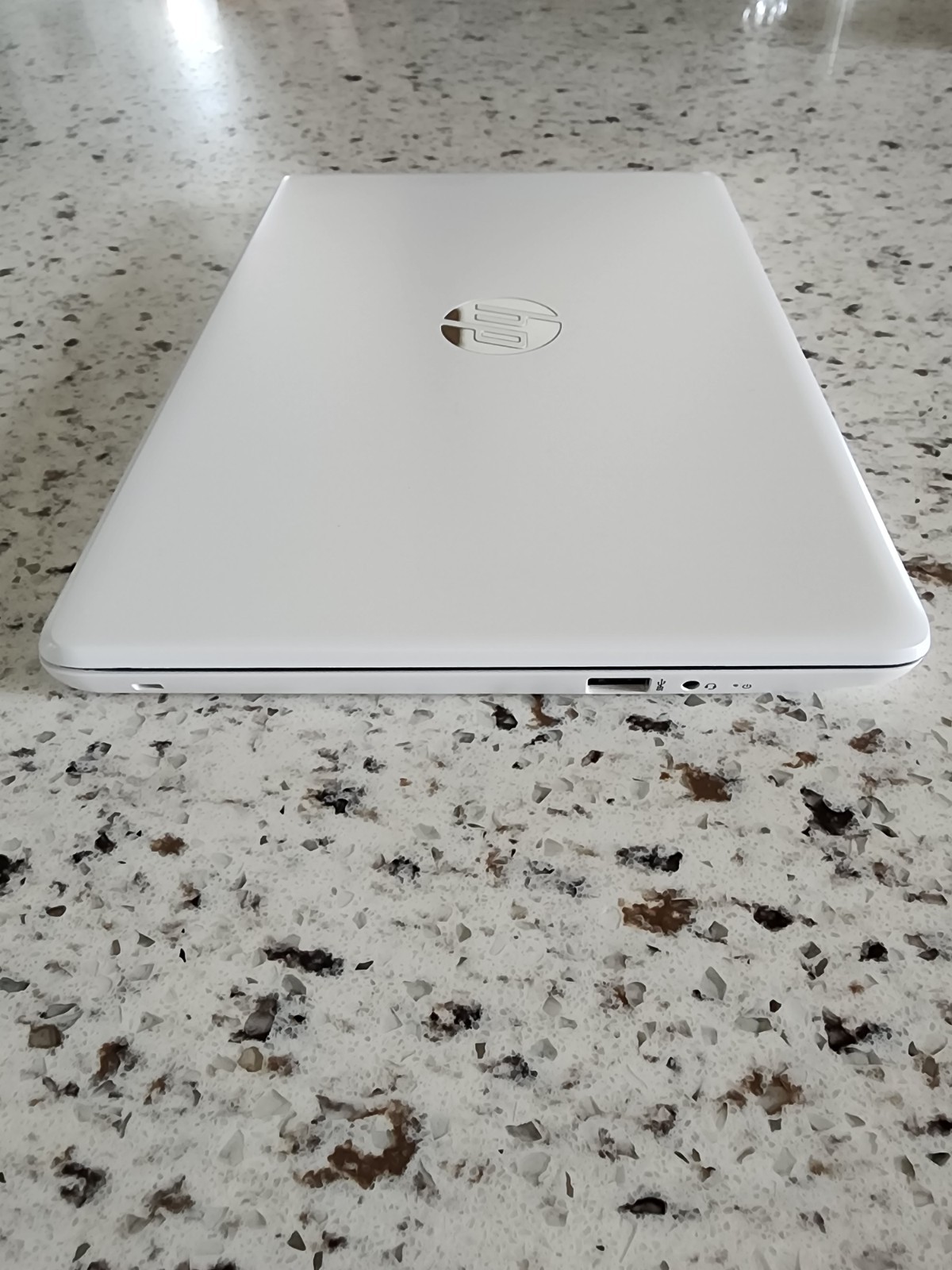 HP Stream Laptop 11-ak1xxx Intel Atom 64gb ssd 4gb ram Intel HD graphics Win10