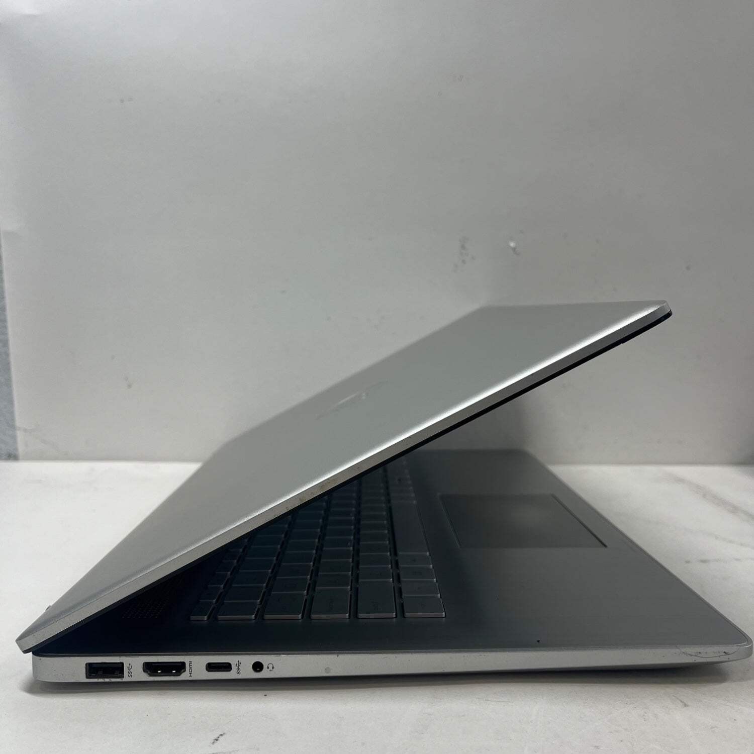 HP Laptop 17-CN2063CL 17.3″ i5-1235U 1.3GHz 12GB RAM 512GB SSD