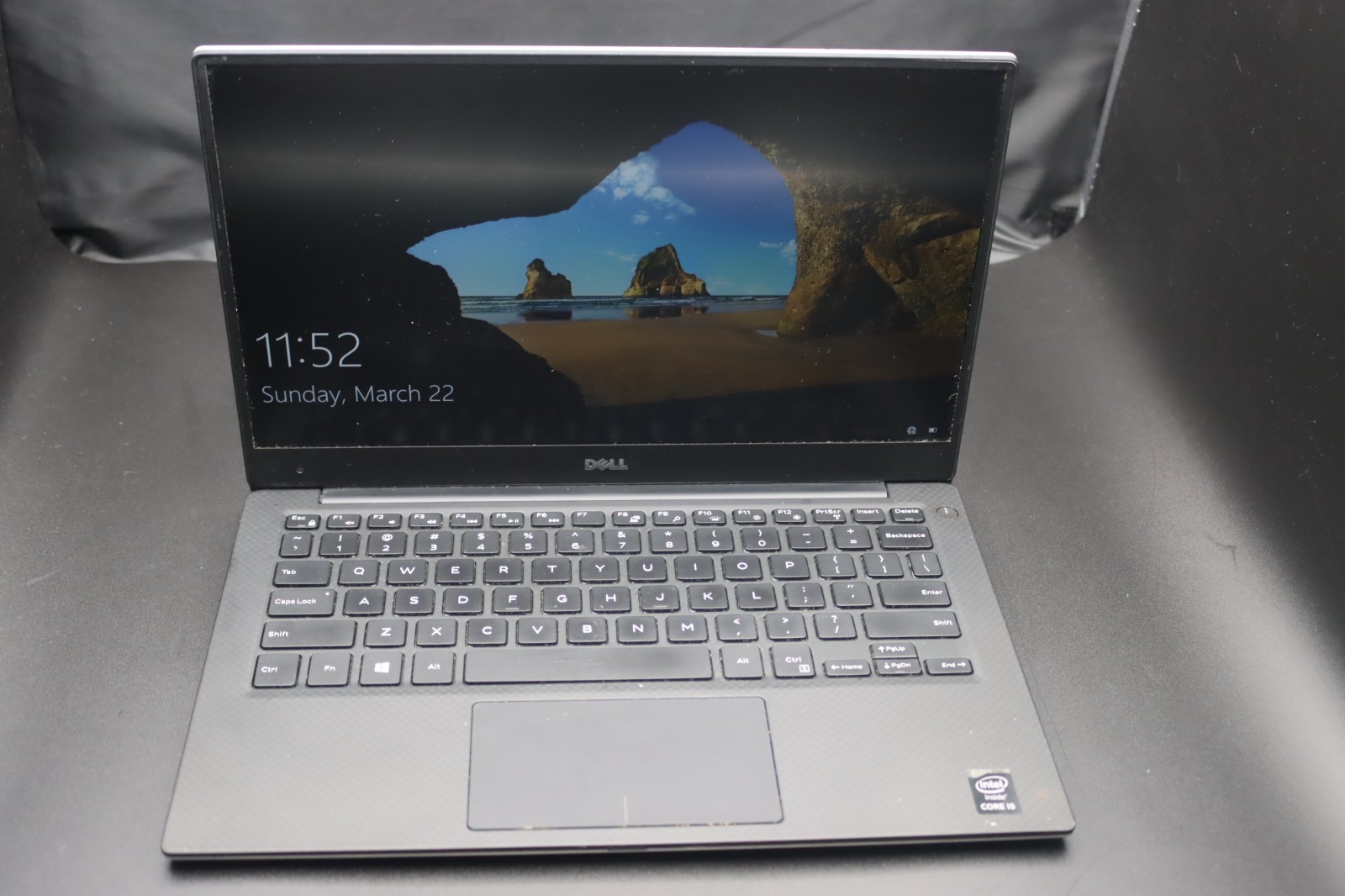 Dell XPS 13 9343, 13.3″ Intel Core i5-5200U, 4GB RAM, 128GB. Windows 10 Home