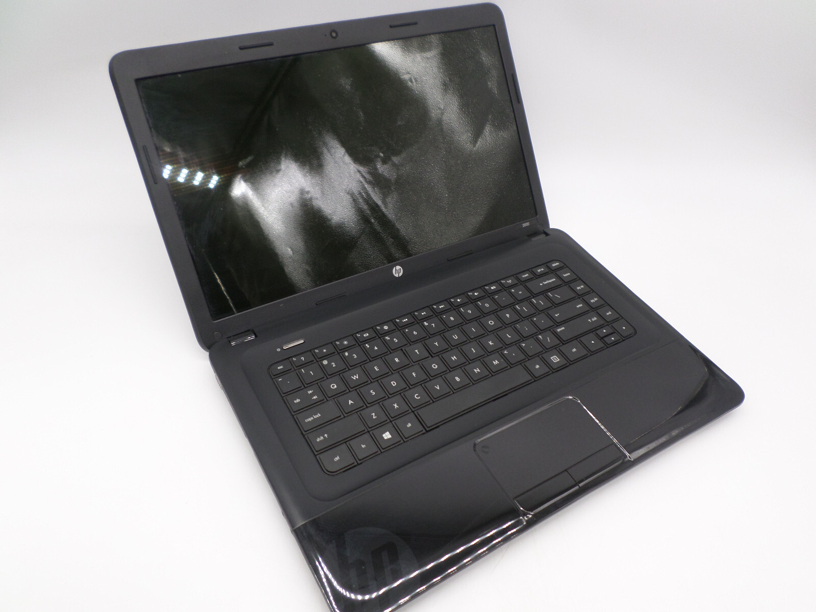 HP 2000-2c29WM D1E81UA – AMD E2-1800, No RAM, No Battery, No HDD – POSTS