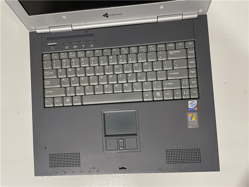 Gateway 600YG2 Laptop Pentium 4-M 512MB 30GB HDD Windows XP Pro Vintage