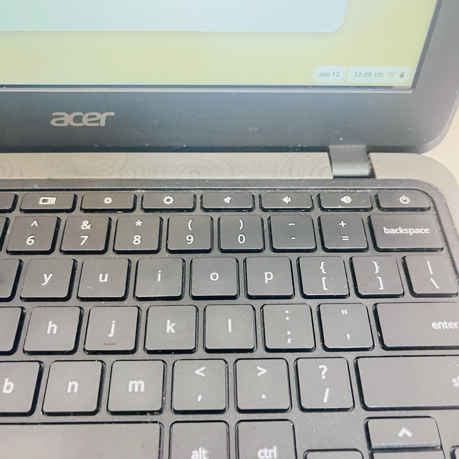 Acer C733 Chromebook Intel Celeron N4020 4GB , 32 GB SSD LINUX Capible W/USB-C
