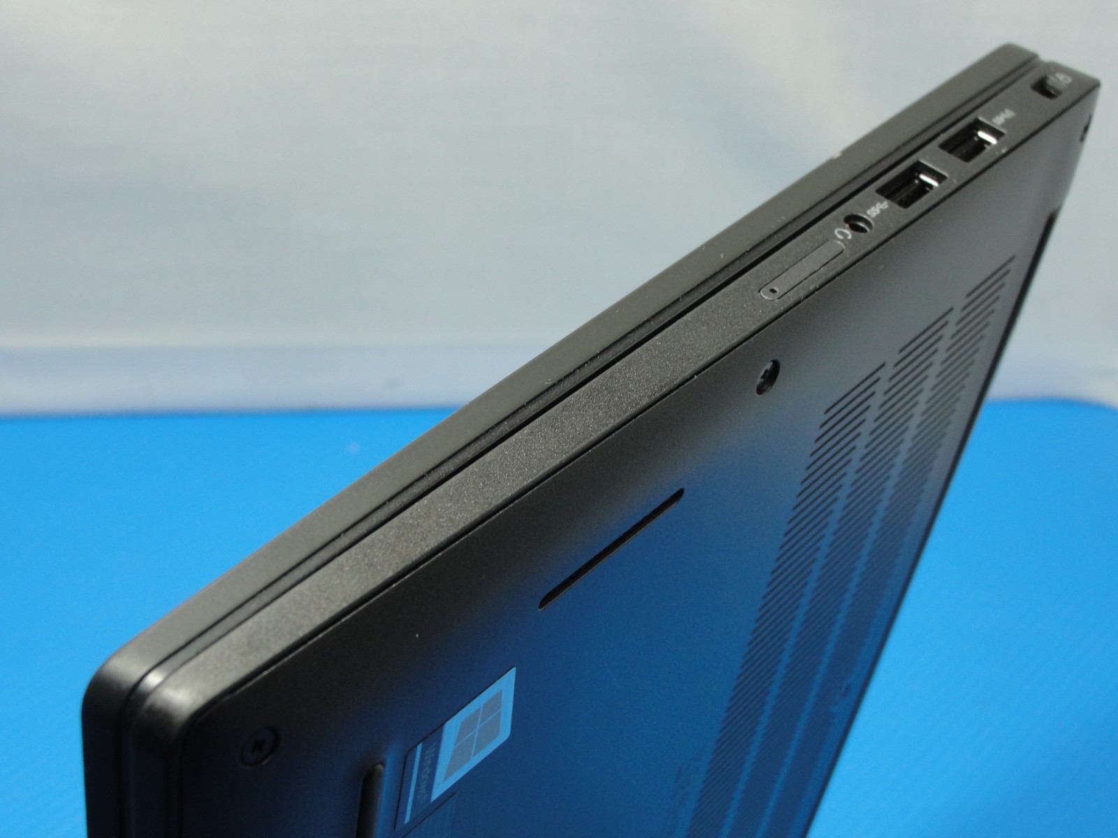 Dell Latitude 7410 14″ FHD Touch Intel i7-10610U 1.8GHz 16GB 512GB SSD W11Pro+PA