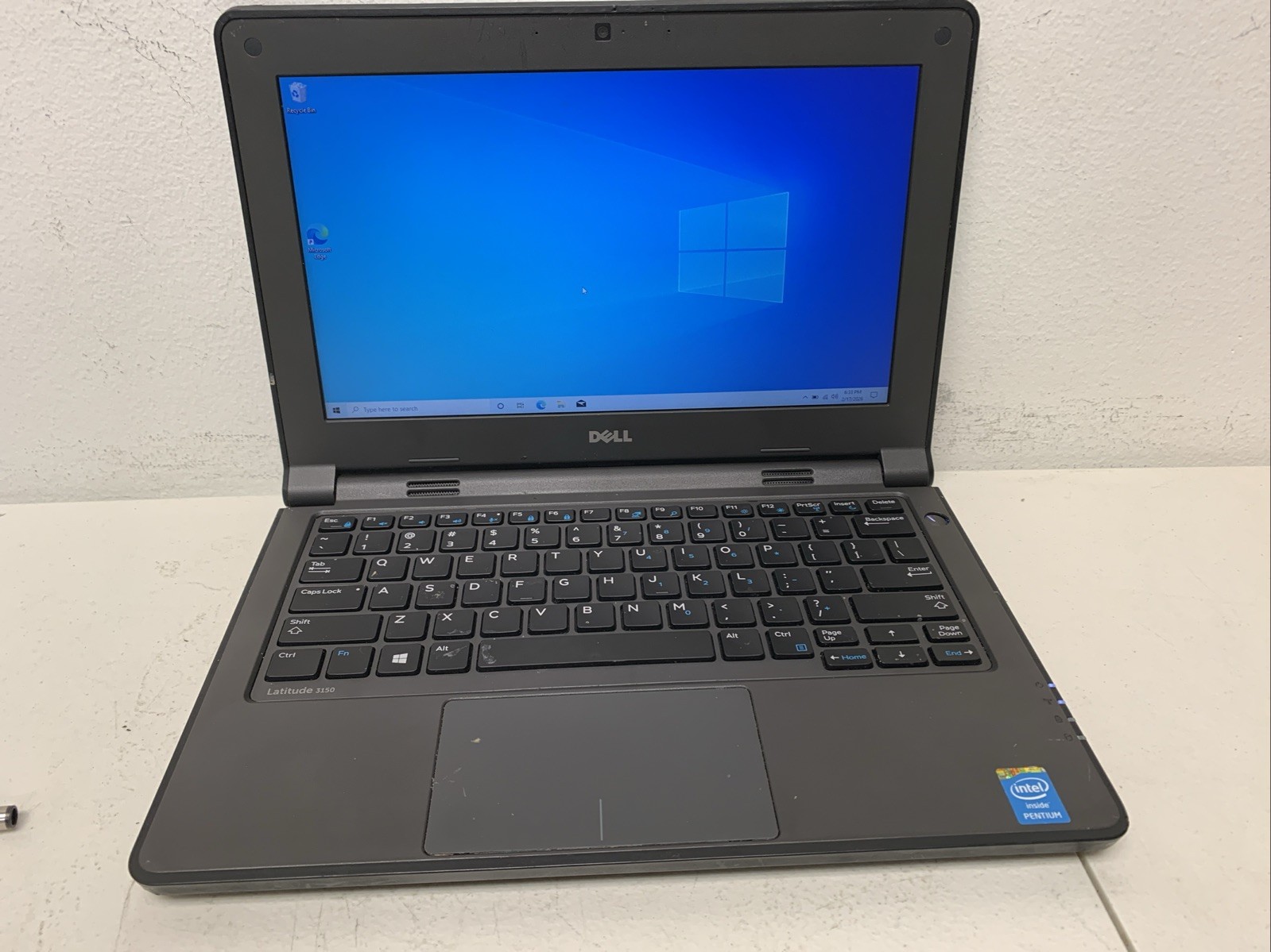 Dell Latitude 3150, Pentium N3540,4GBRAM,500gb Hdd Wind 10 Home