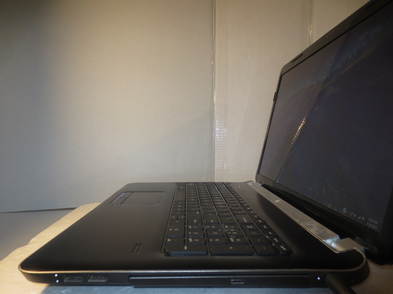 HP PAVILION 17.3″ DV7-6C27CL CORE i7-2630QM@2.0GHz 6GB RAM 500GB HDD WIN7 OFF13