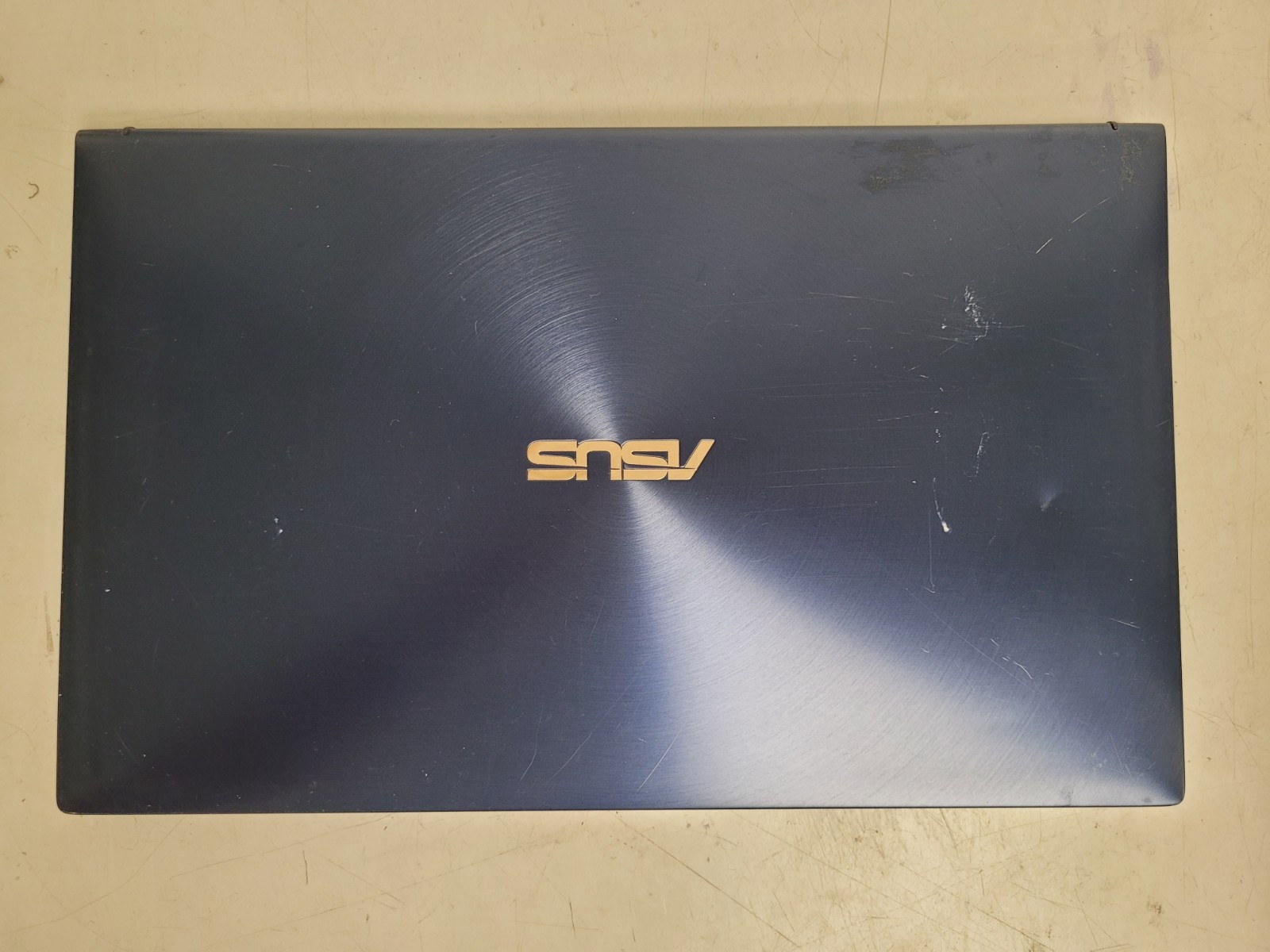 Asus zenbook 15 15.6″ i7-10510u 1.8ghz 16gb onboard ram 256gb ssd read 072882038