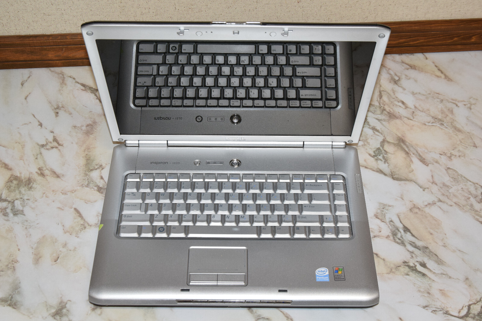 Dead Junk Dell Inspiron 1520 15.4″ Laptop Incomplete AS IS Parts Repair