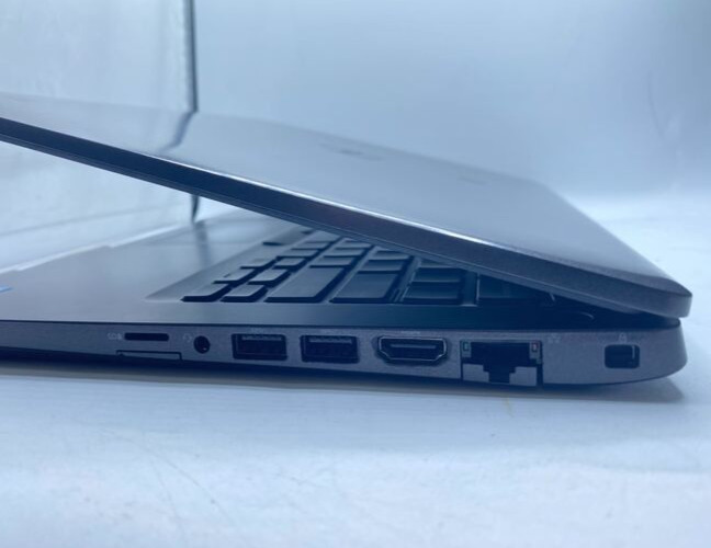 Dell Latitude 5400 14″ Laptop Intel Core i5-8365U 1.6GHz 8GB RAM 256GB SSD