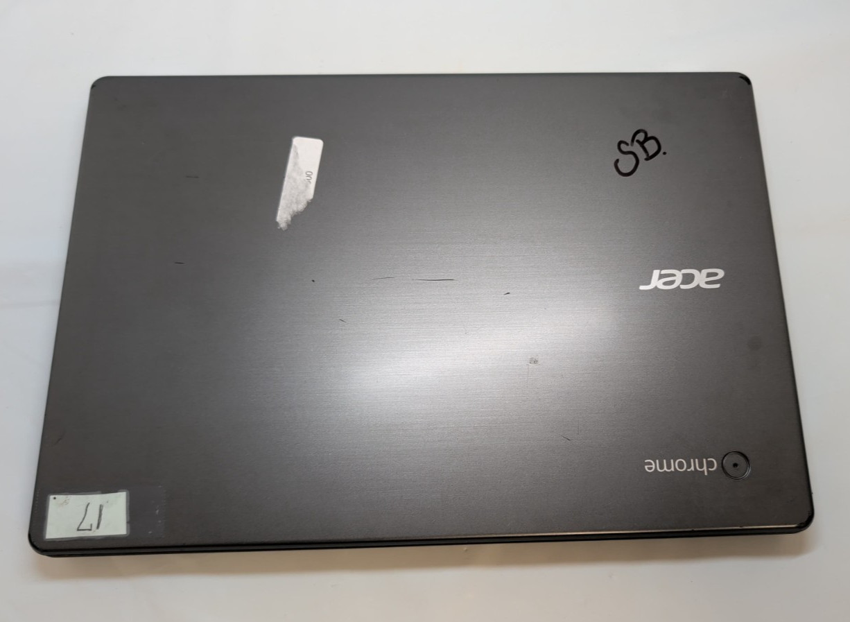 Acer C740 11 Inch Chromebook Intel Celeron 3205U 4GB RAM 16GB SSD NO CHARGER