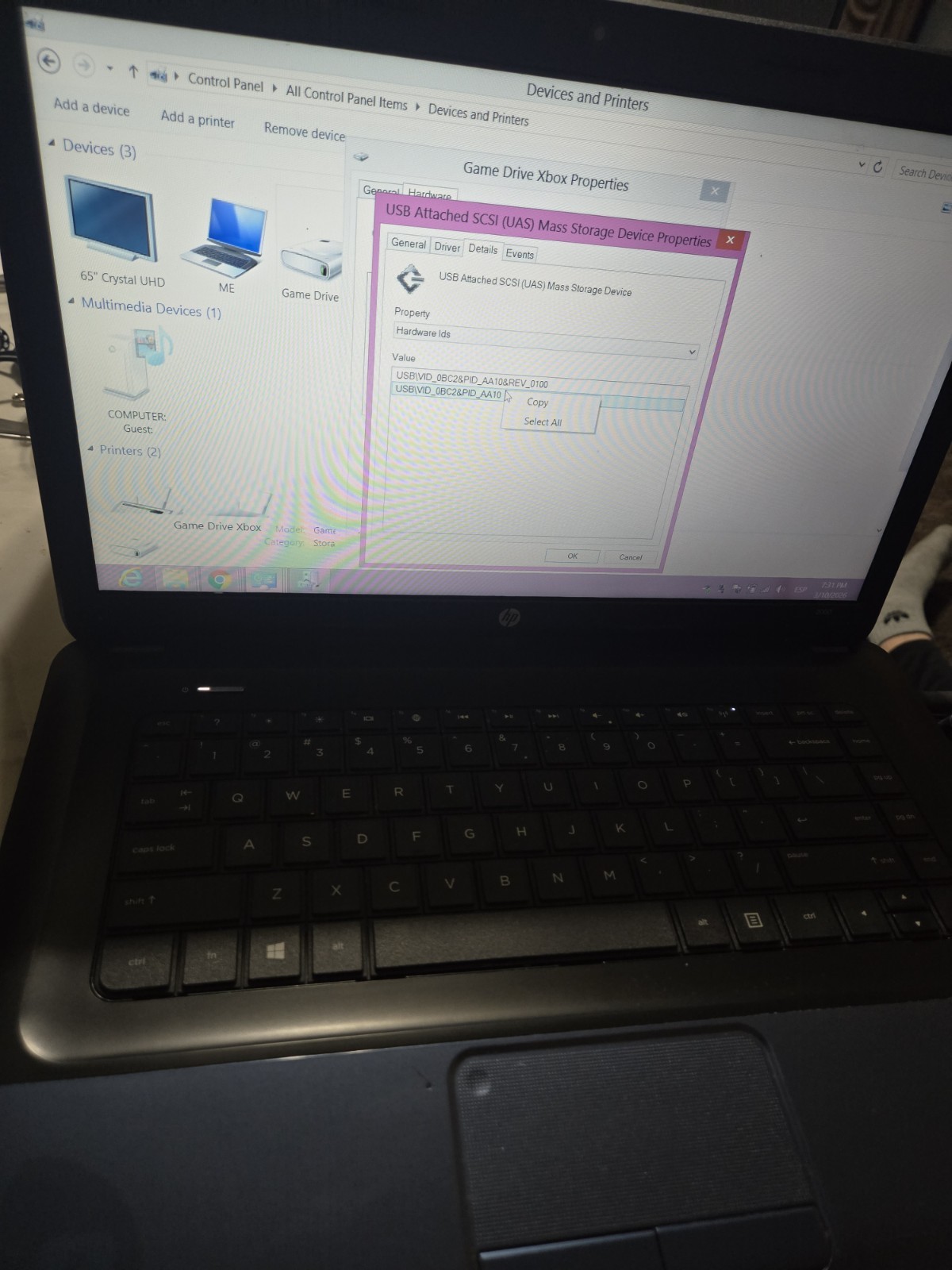 HP 2000 Laptop Windows 8 13.5″ Screen HDD 148 GB 3.60 GB RAM