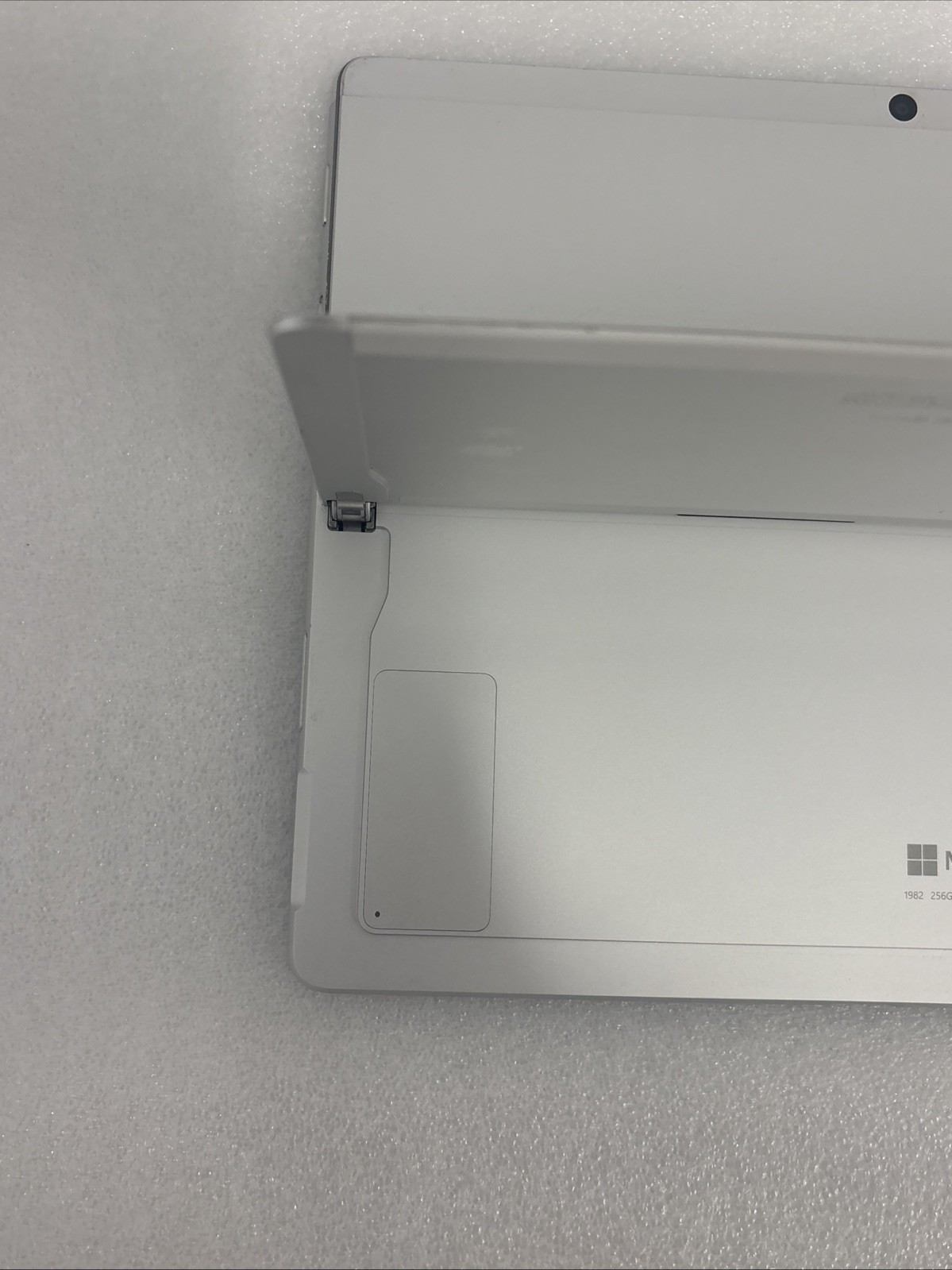 Microsoft Surface Pro 8 13″ (256GB, Intel i5 11th, 16GB, LTE) Platinum *Read*
