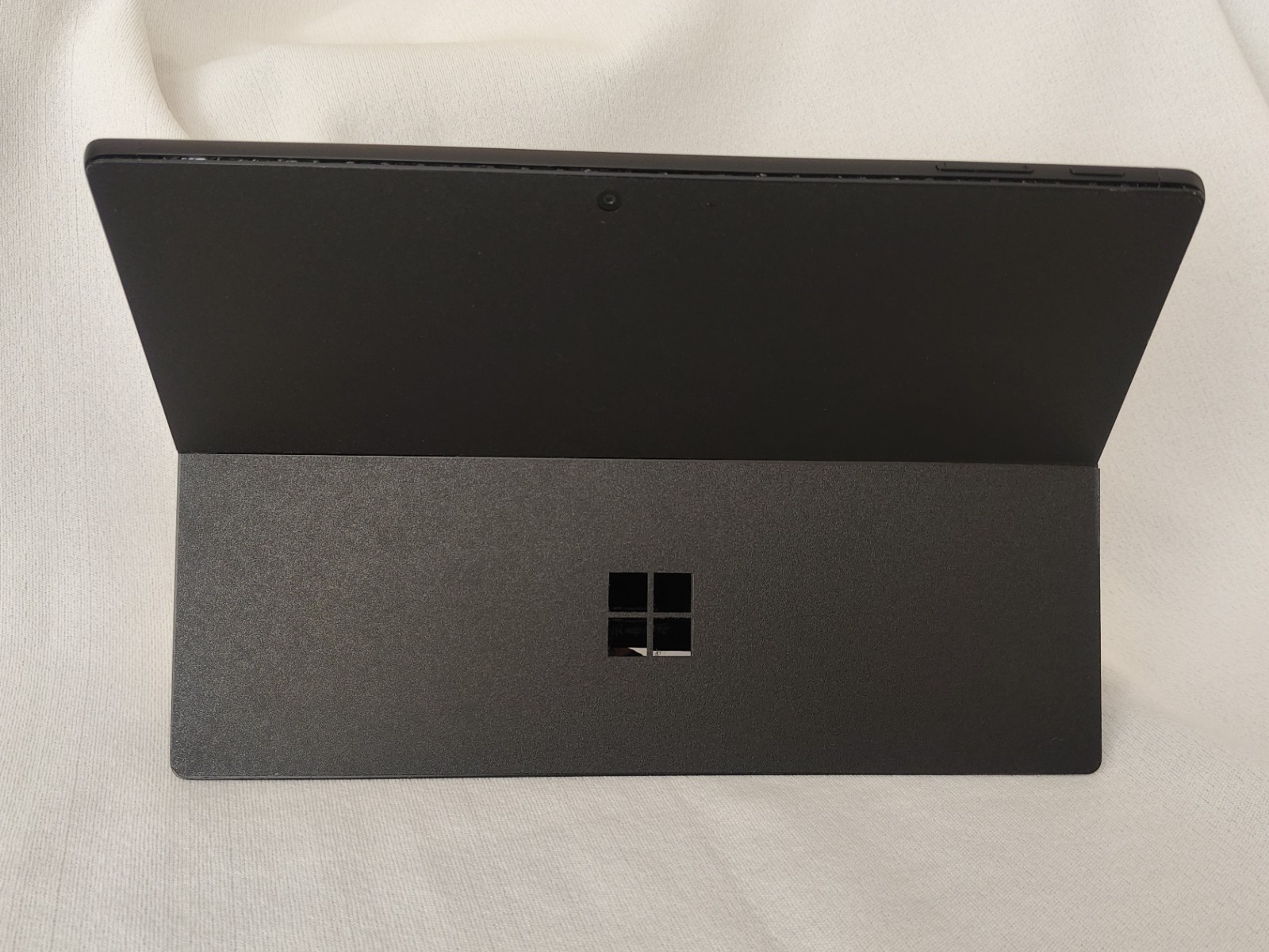 Microsoft Surface Pro 7 i7-1065G7, 16gb RAM 256gb SSD with Gift package