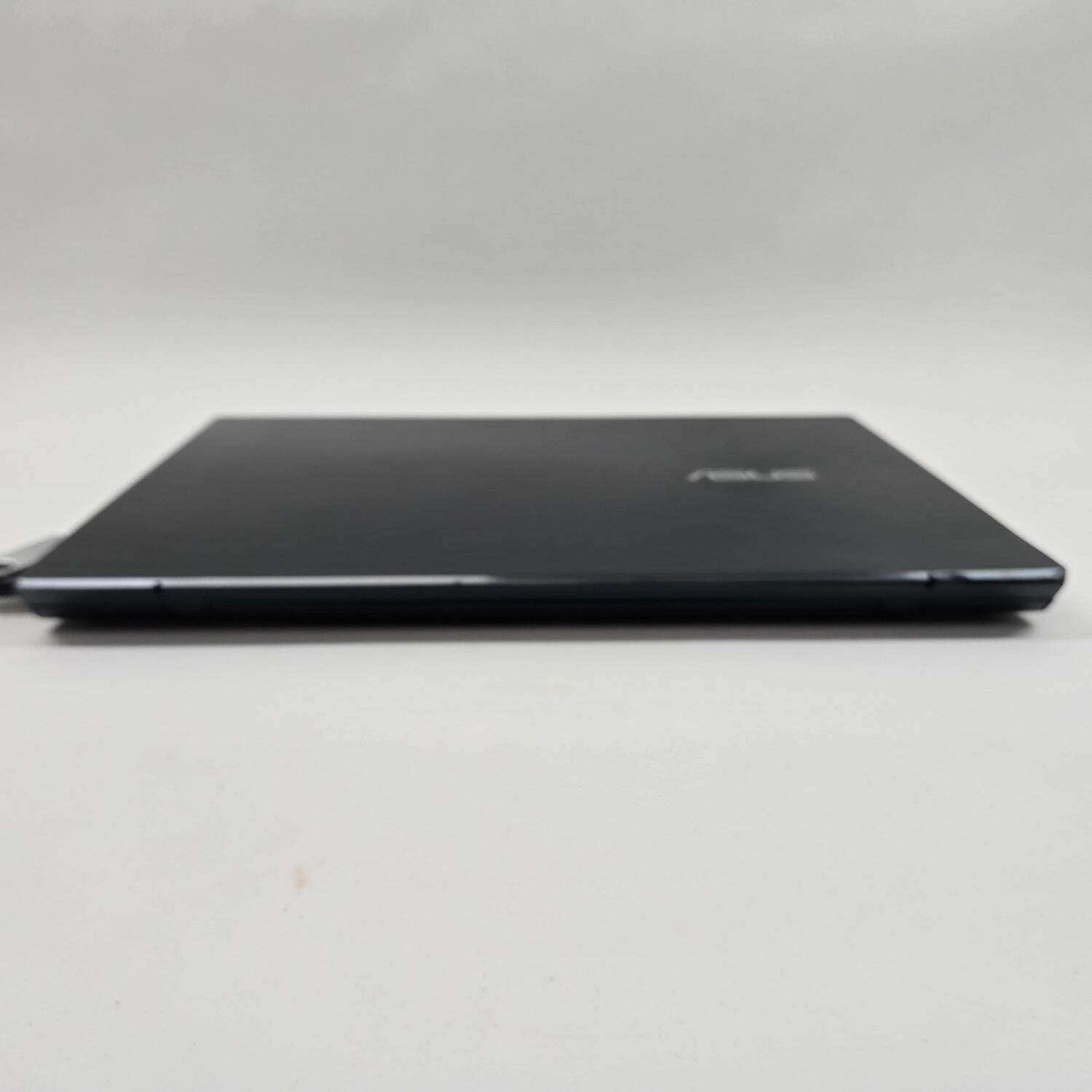 Asus Zenbook Pro Duo 15 UX582H 15.6″ i9-11900H 2.5GHz 32GB RAM 1TB SSD SSD